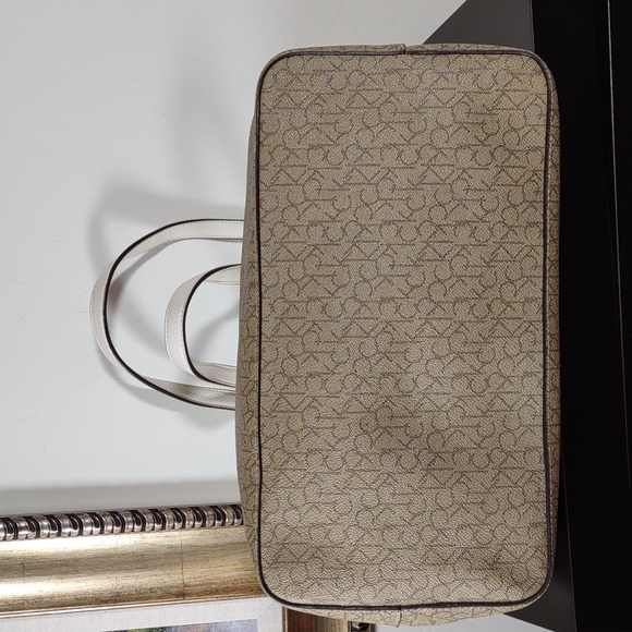 Calvin Klein Faux Leather Trapezoid Drawstring Bag - Picture 5 of 7